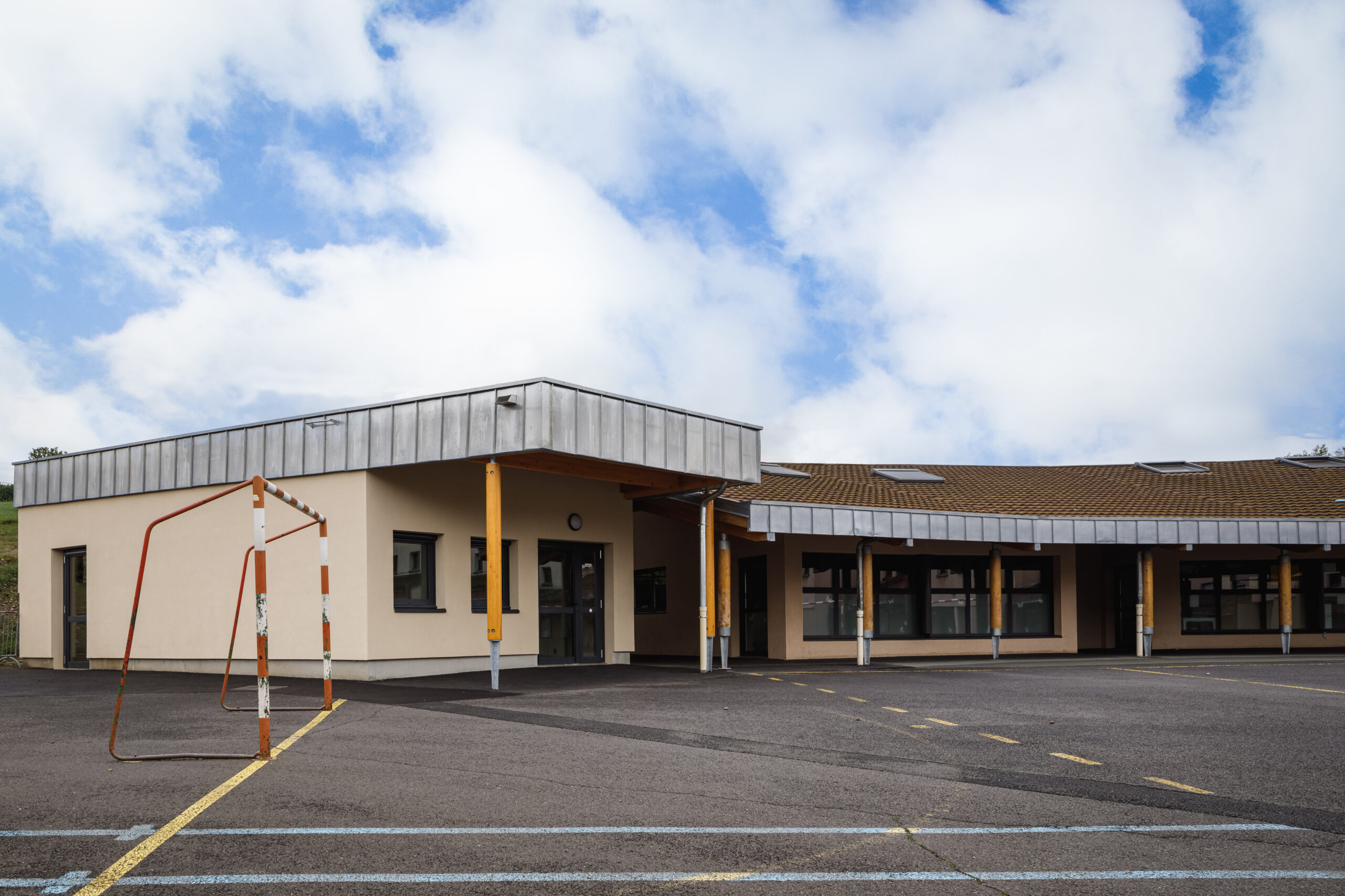 2210 - Settanta7 - Ecole Pont Du Chateau - HD-12