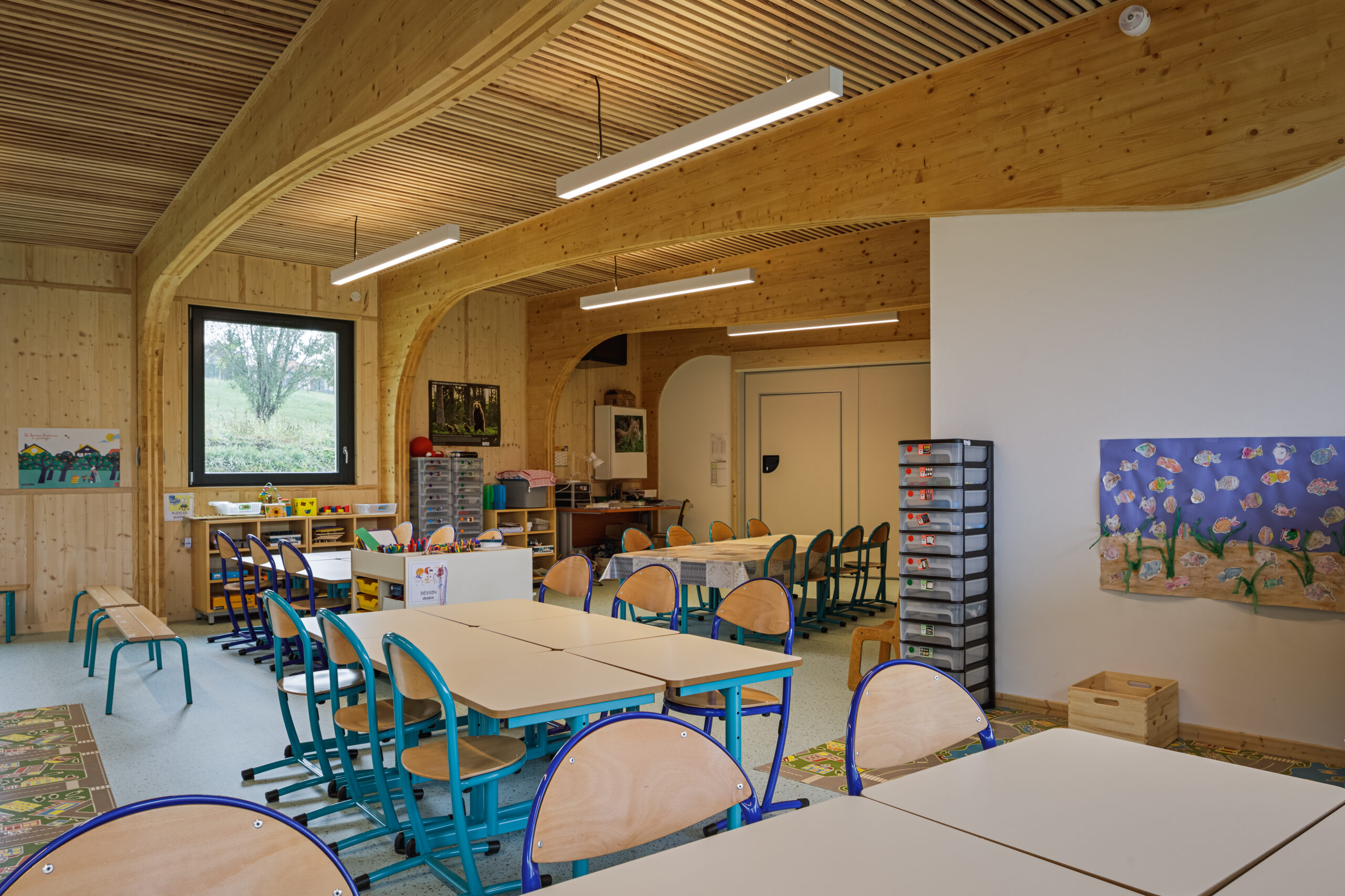 2210 - Settanta7 - Ecole Pont Du Chateau - HD-9
